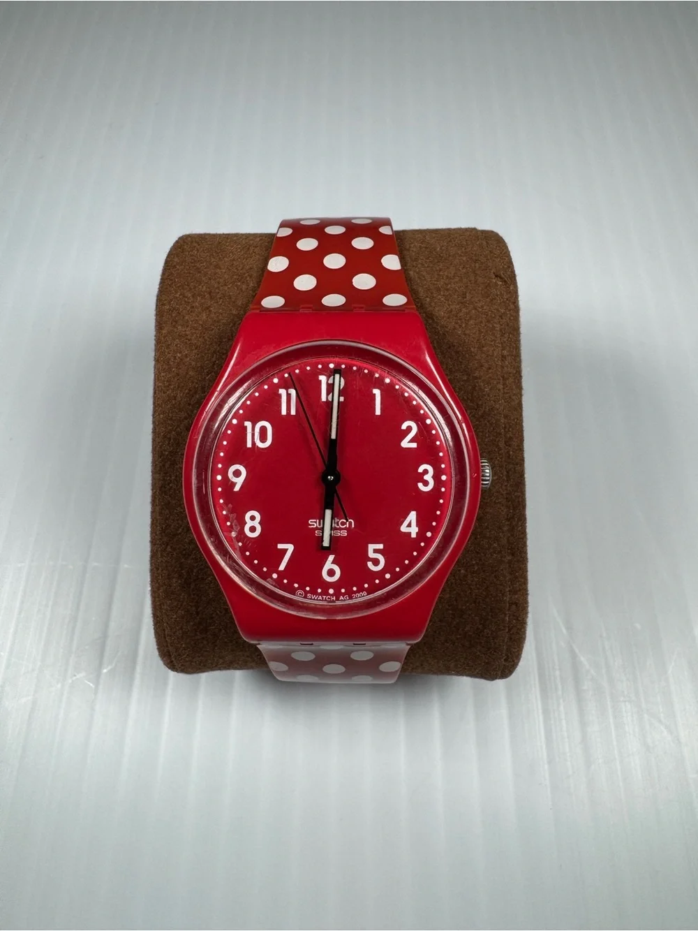 Swatch Watch “Berry Dots” 35mm evokes Minnie Mouse / Disney aesthetic